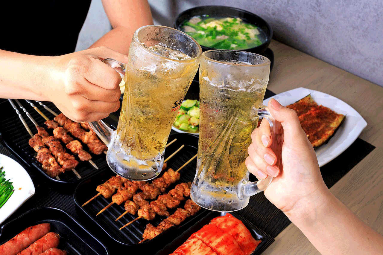 BBQ skewers and drinks