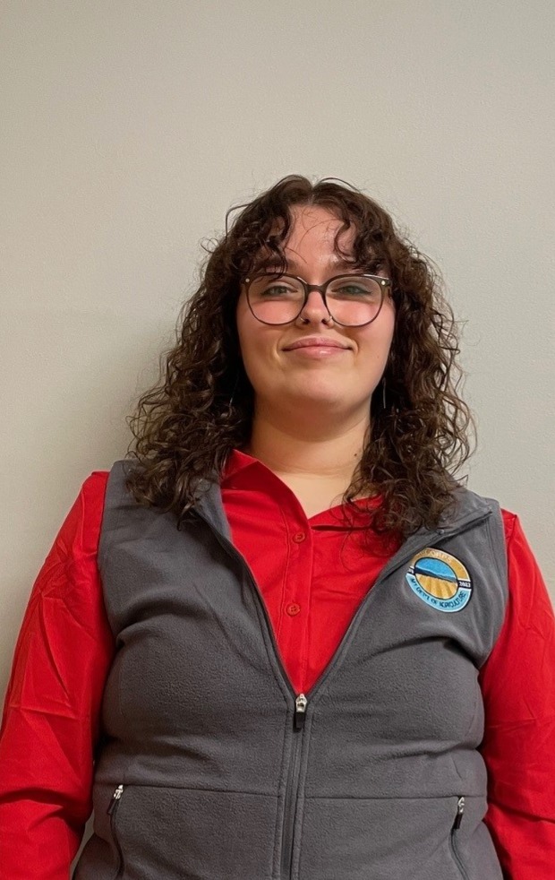 Halle red shirt and dark vest